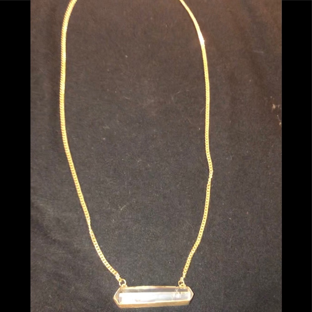 🎉 CLEAR QUARTZ STONE & GOLD NECKLACE🎊